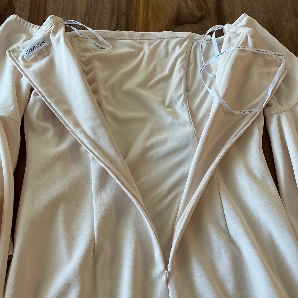 Calvin Klein Womens 10 Cream Off Shoulder Sheath Dress Bell Sleeve CD0B15DT NWT - Picture 13 of 13